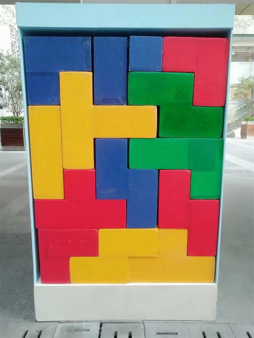 舞台艺术造型策划与企业形象策划的融合——以深圳市甄选文化传播为例